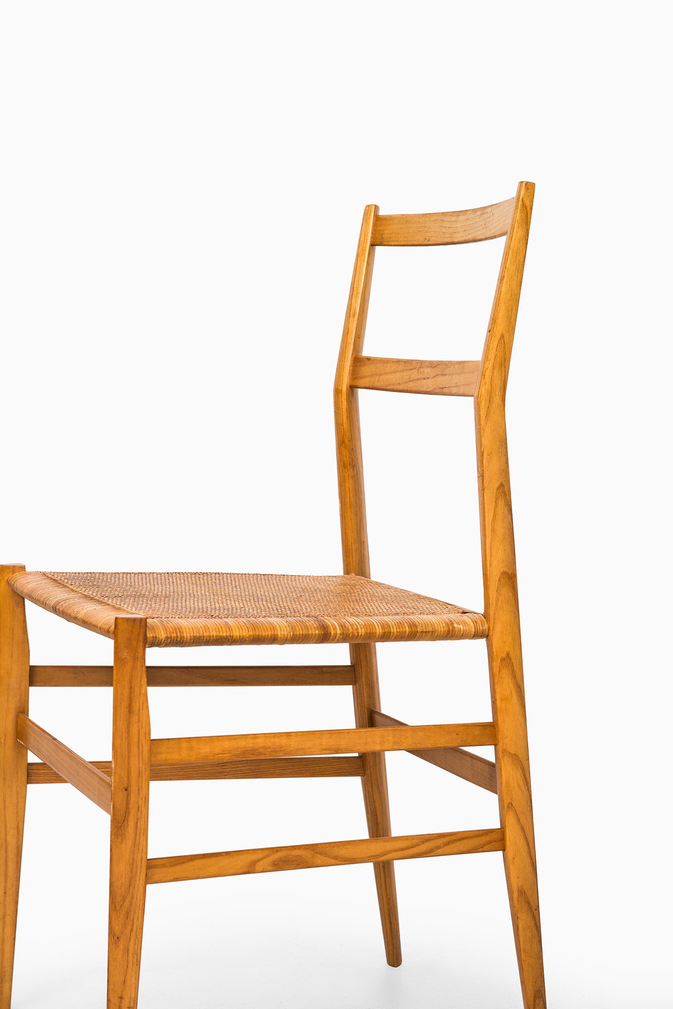 Gio Ponti Superleggera dining chairs at Studio Schalling