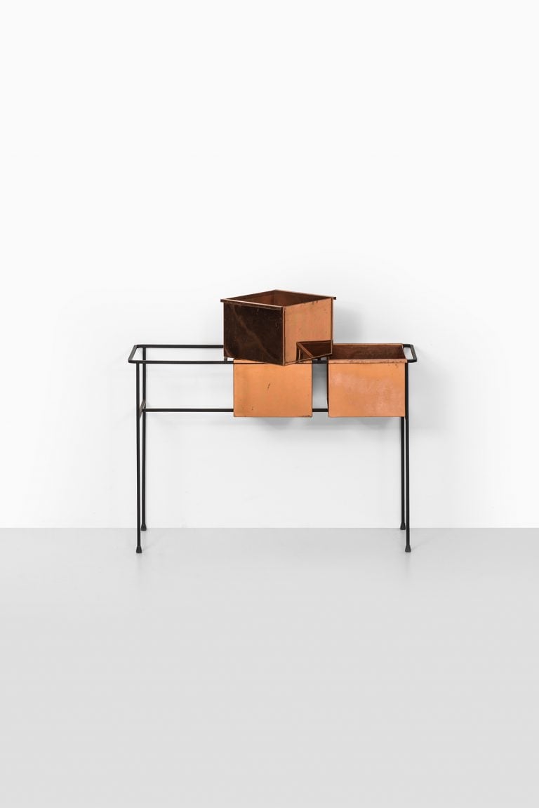 Hans-Agne Jakobsson flower table at Studio Schalling