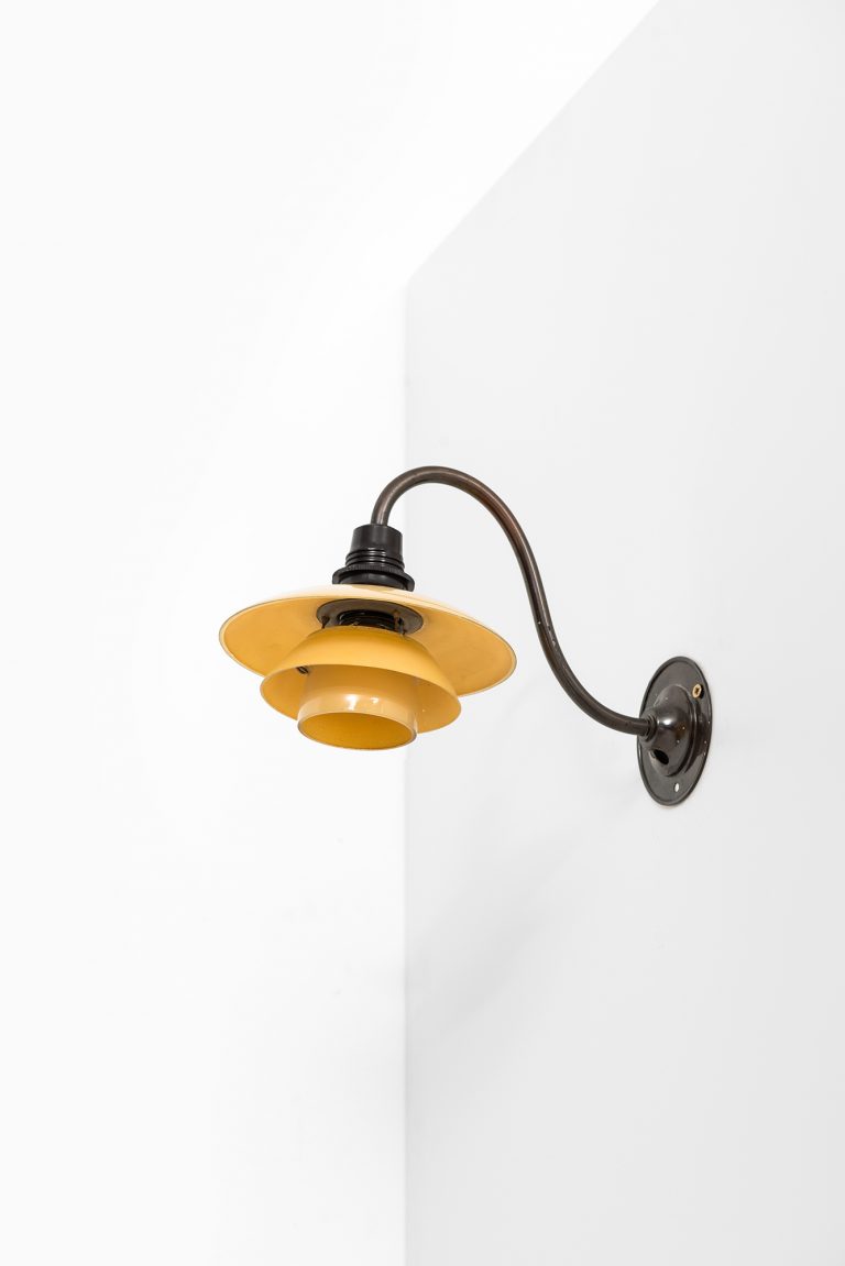 Poul Henningsen wall lamp model PH-1 at Studio Schalling