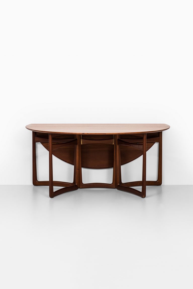 Peter Hvidt & Orla Mølgaard-Nielsen dining table at Studio Schalling