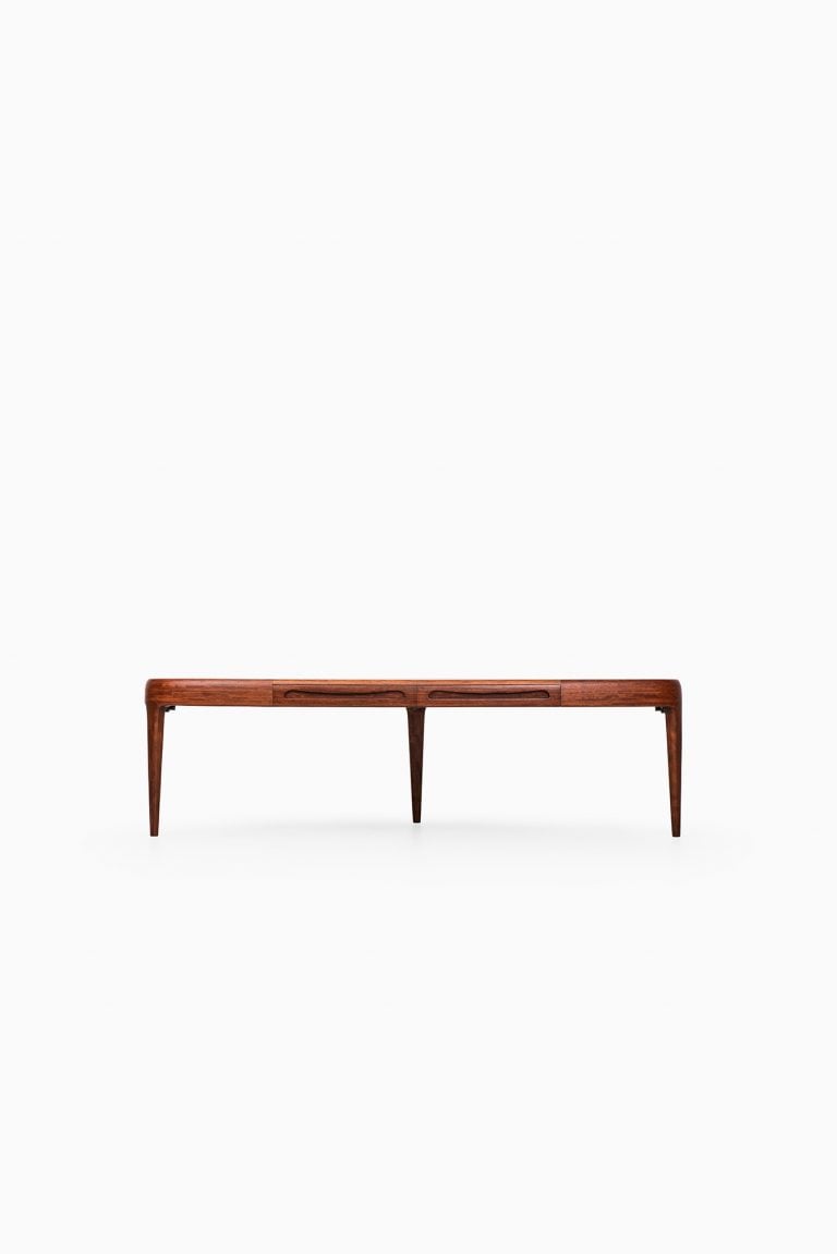 Johannes Andersen coffee table model Capri at Studio Schalling