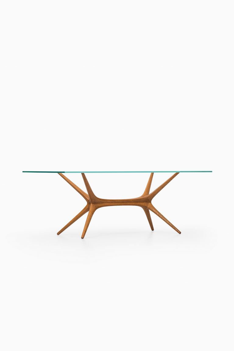 Tapio Wirkkala coffee table in oak at Studio Schalling