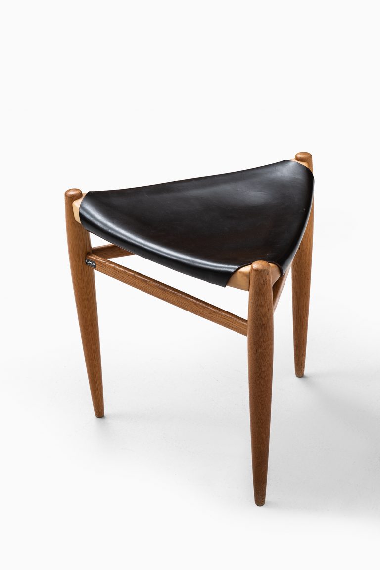 Uno & Östen Kristiansson stool in oak at Studio Schalling