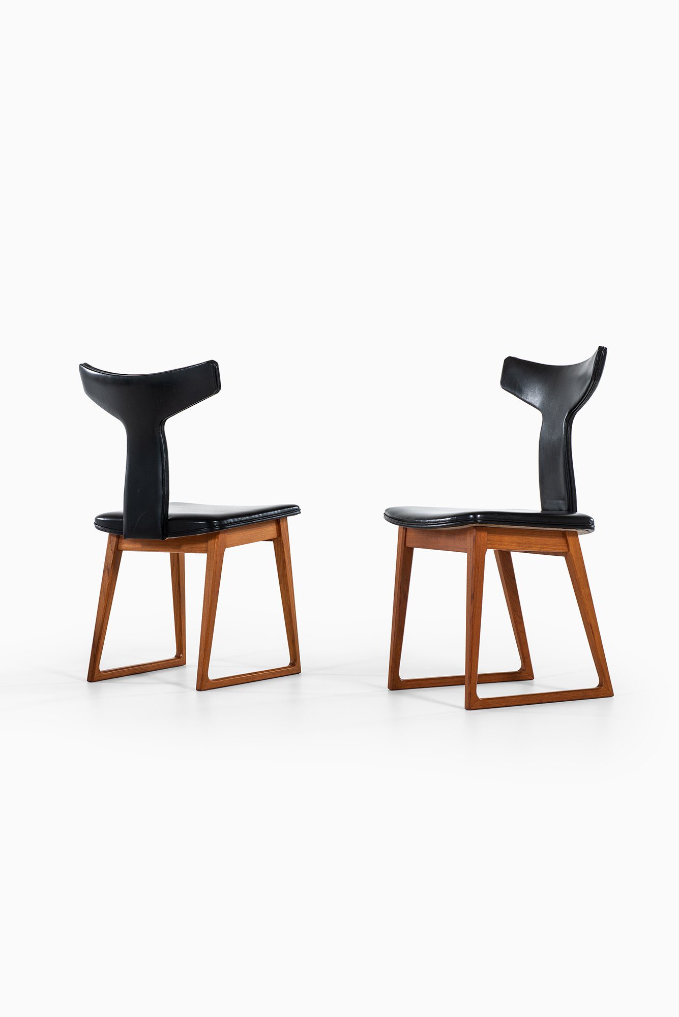 Helge Sibast dining chairs in teak by Sibast at Studio Schalling