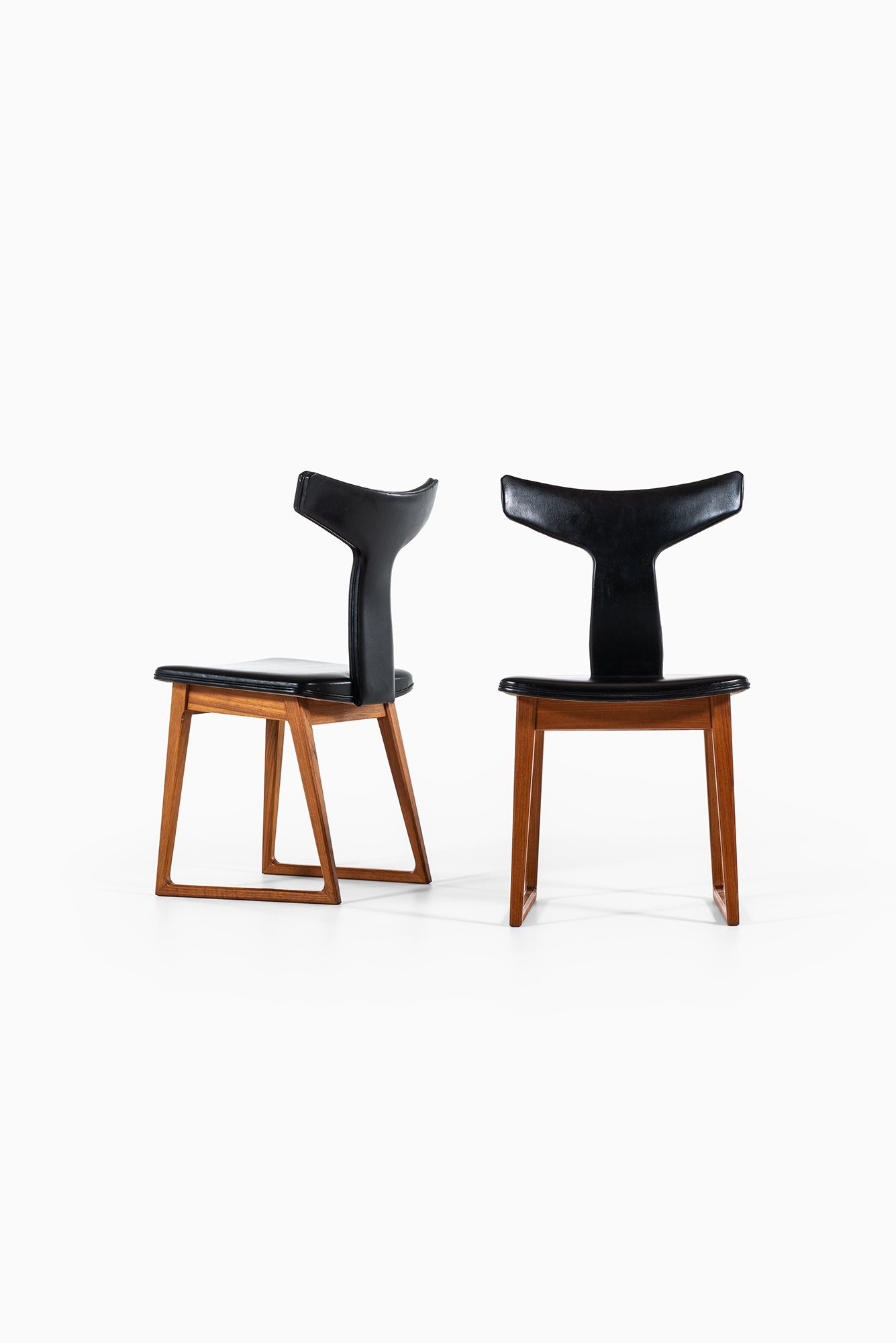 Helge Sibast dining chairs in teak by Sibast at Studio Schalling