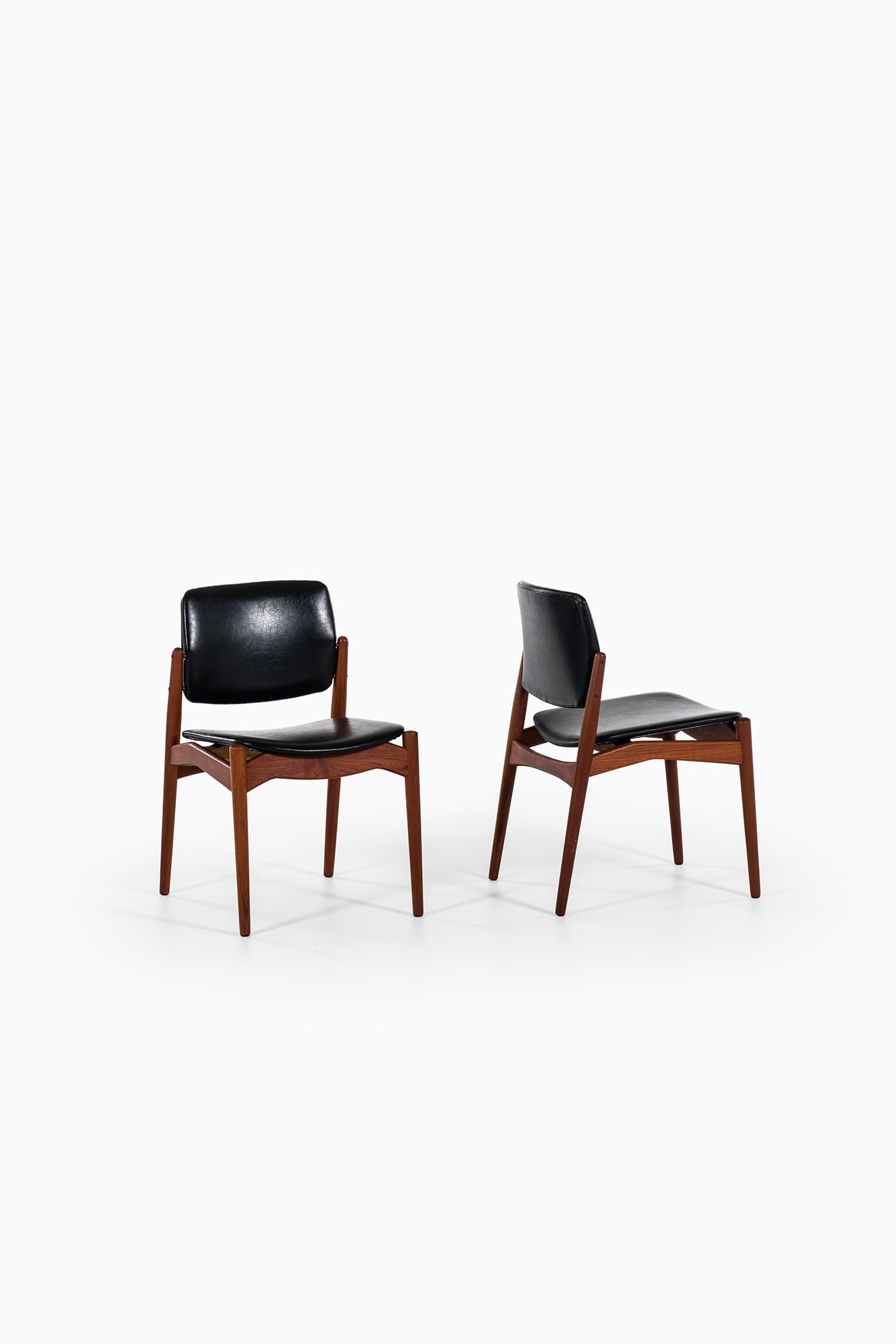 Erik Buch dining chairs model Captain at Studio Schalling