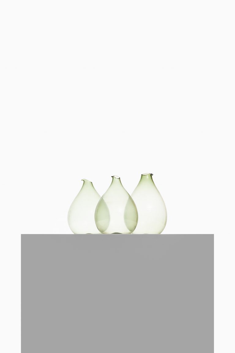 Kjell Blomberg glass vases by Gullaskruf at Studio Schalling