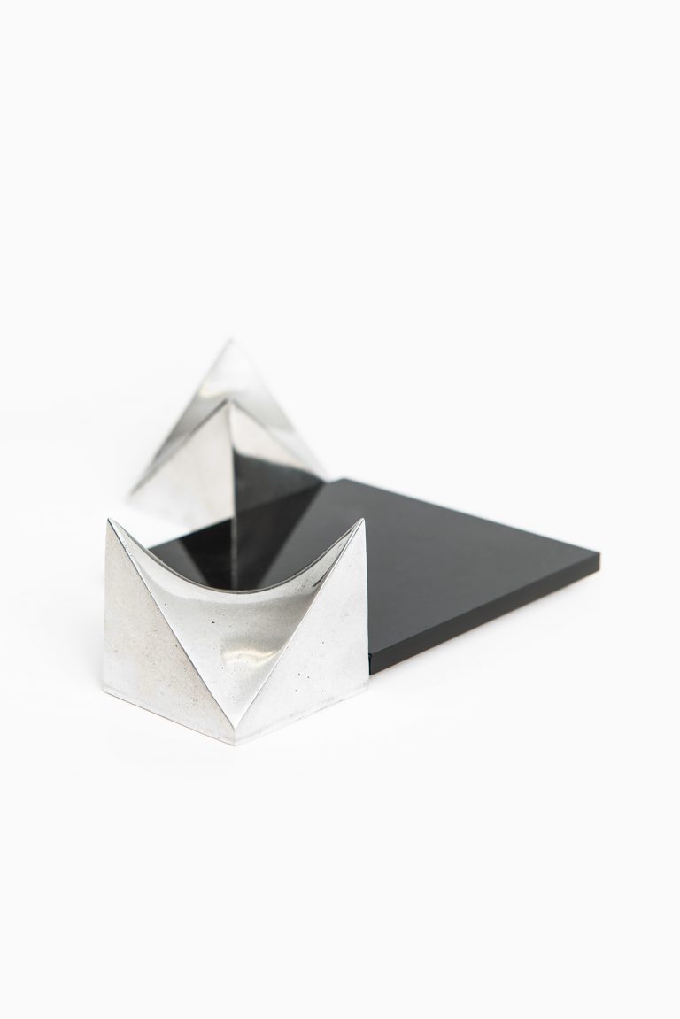 Beck & Jung pair of Girocubes sculptures at Studio Schalling