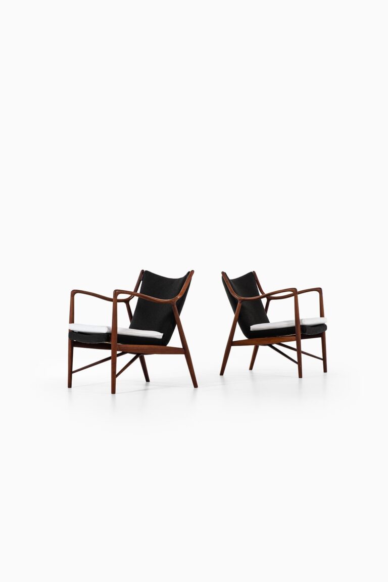 Finn Juhl NV-45 easy chairs by Niels Vodder at Studio Schalling