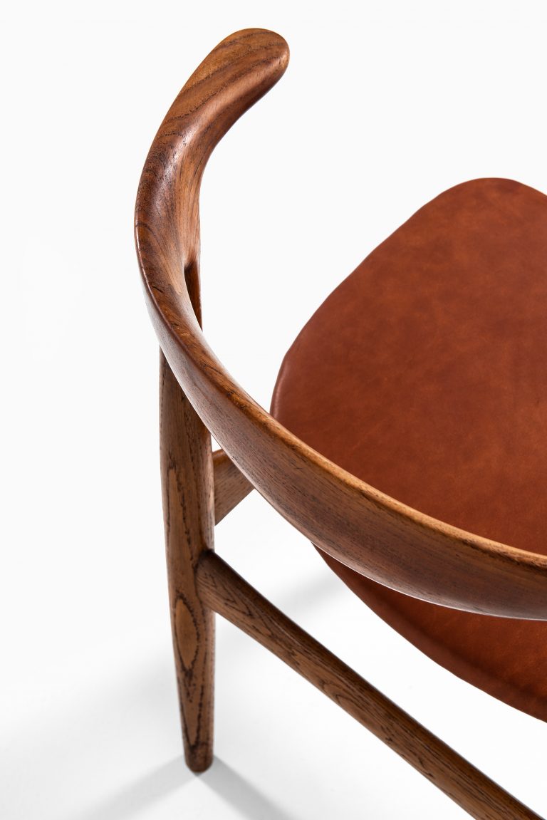 Knud Færch cowhorn armchair in oak and leather at Studio Schalling