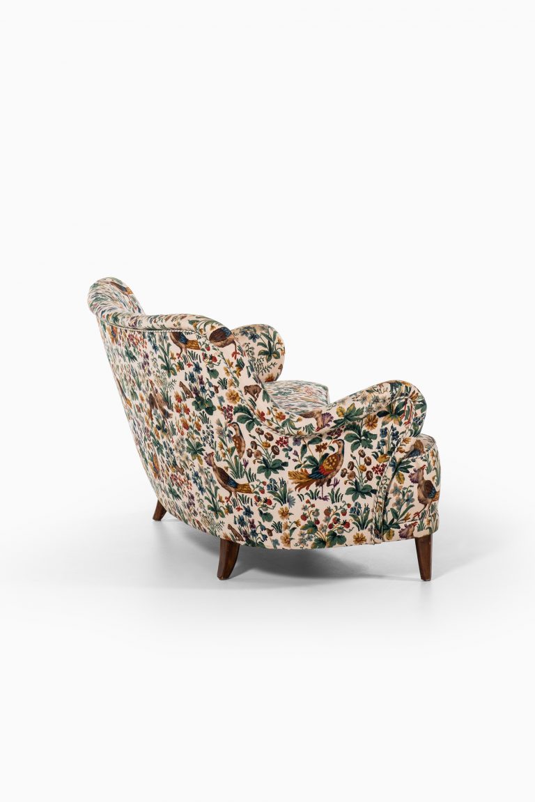 Sten Blomberg curved sofa by Knut Lindquist at Studio Schalling