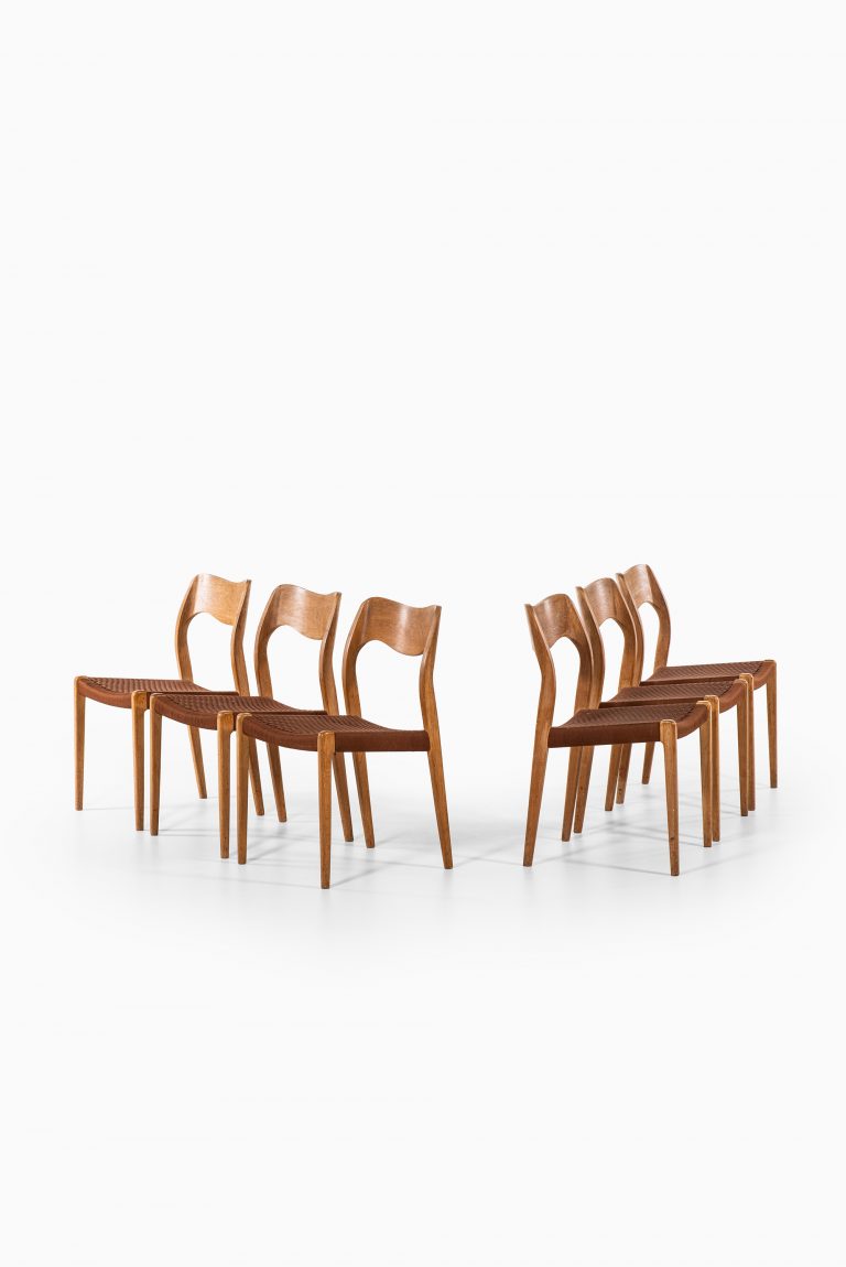 Niels O. Møller dining chairs model 71 at Studio Schalling