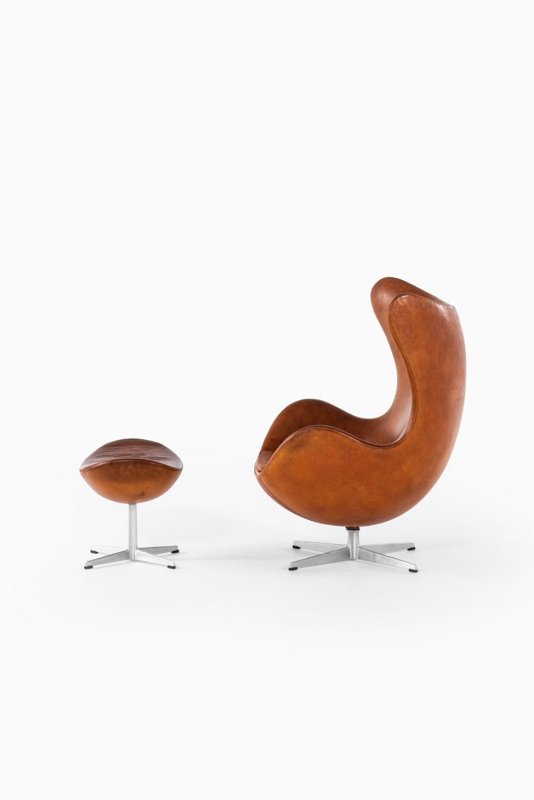 Arne Jacobsen egg chair by Fritz Hansen at Studio Schalling