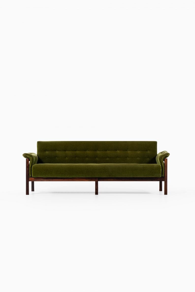 Sofa in velvet attributed to Percival Lafer at Studio Schalling