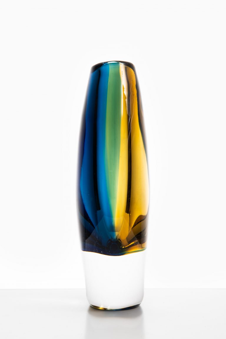 Vicke Lindstrand glass vase by Kosta at Studio Schalling