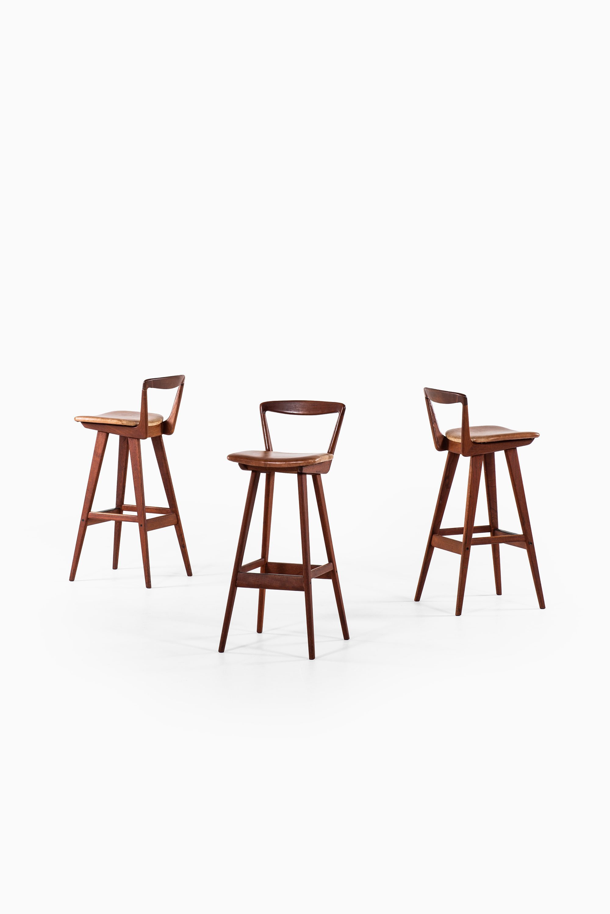 Henry Rosengren Hansen bar stools in teak at Studio Schalling