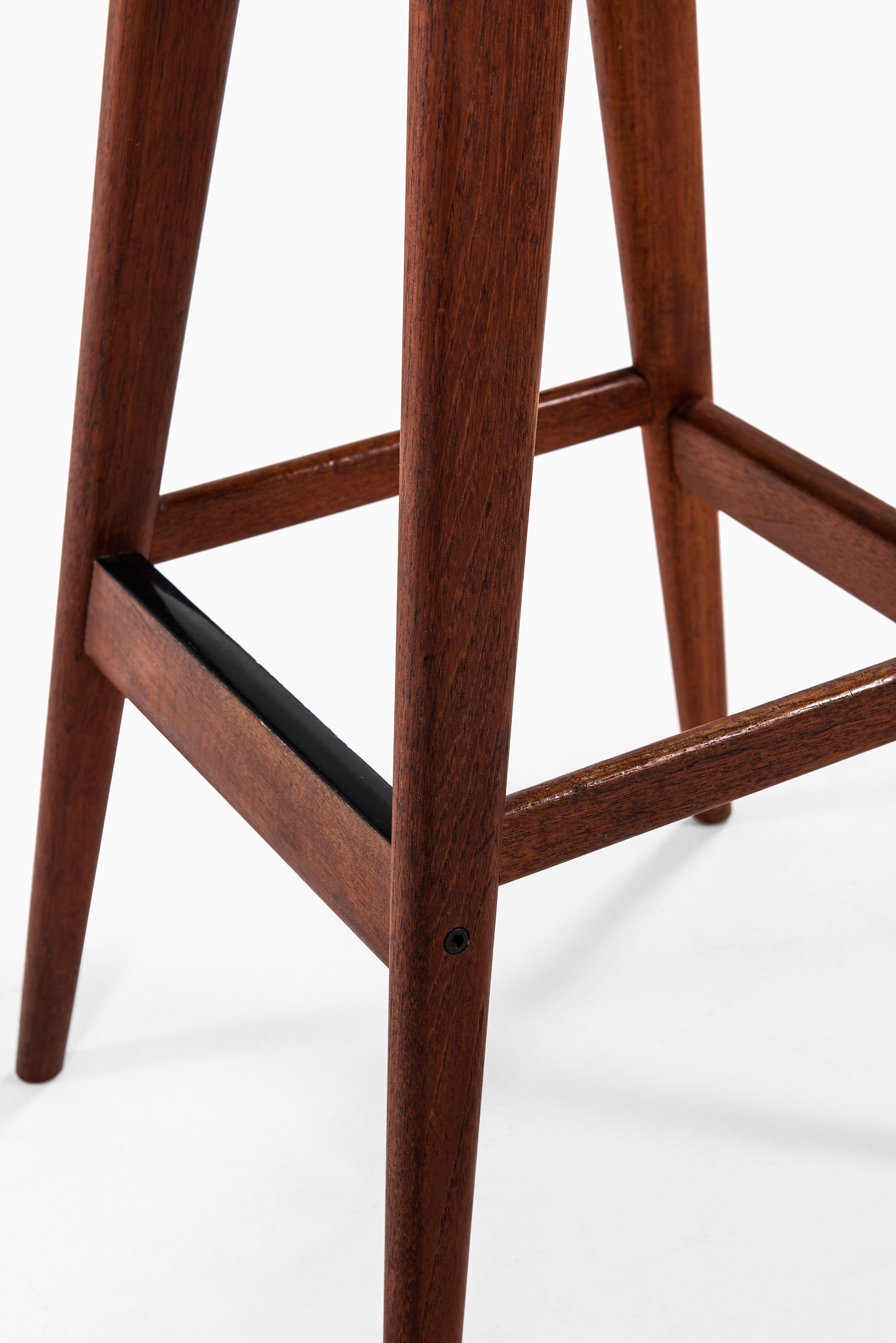 Henry Rosengren Hansen bar stools in teak at Studio Schalling