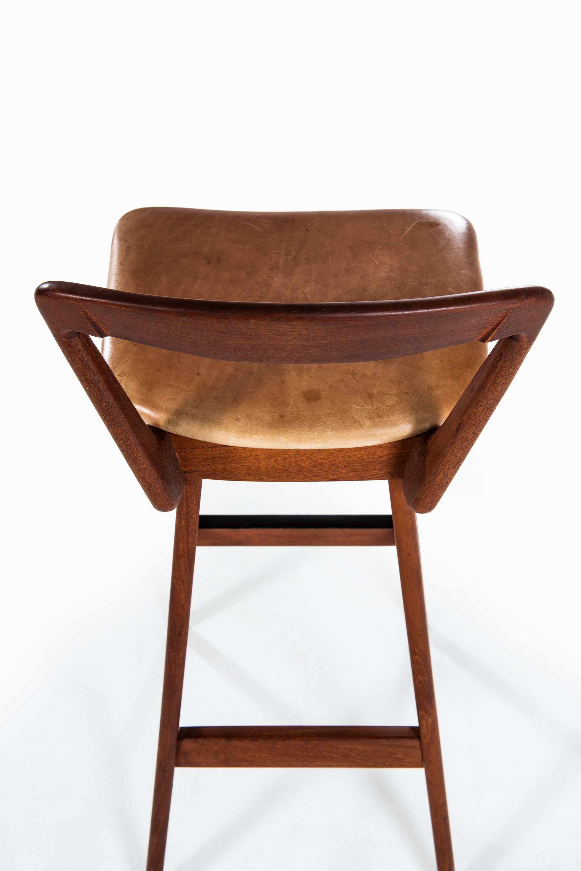 Henry Rosengren Hansen bar stools in teak at Studio Schalling