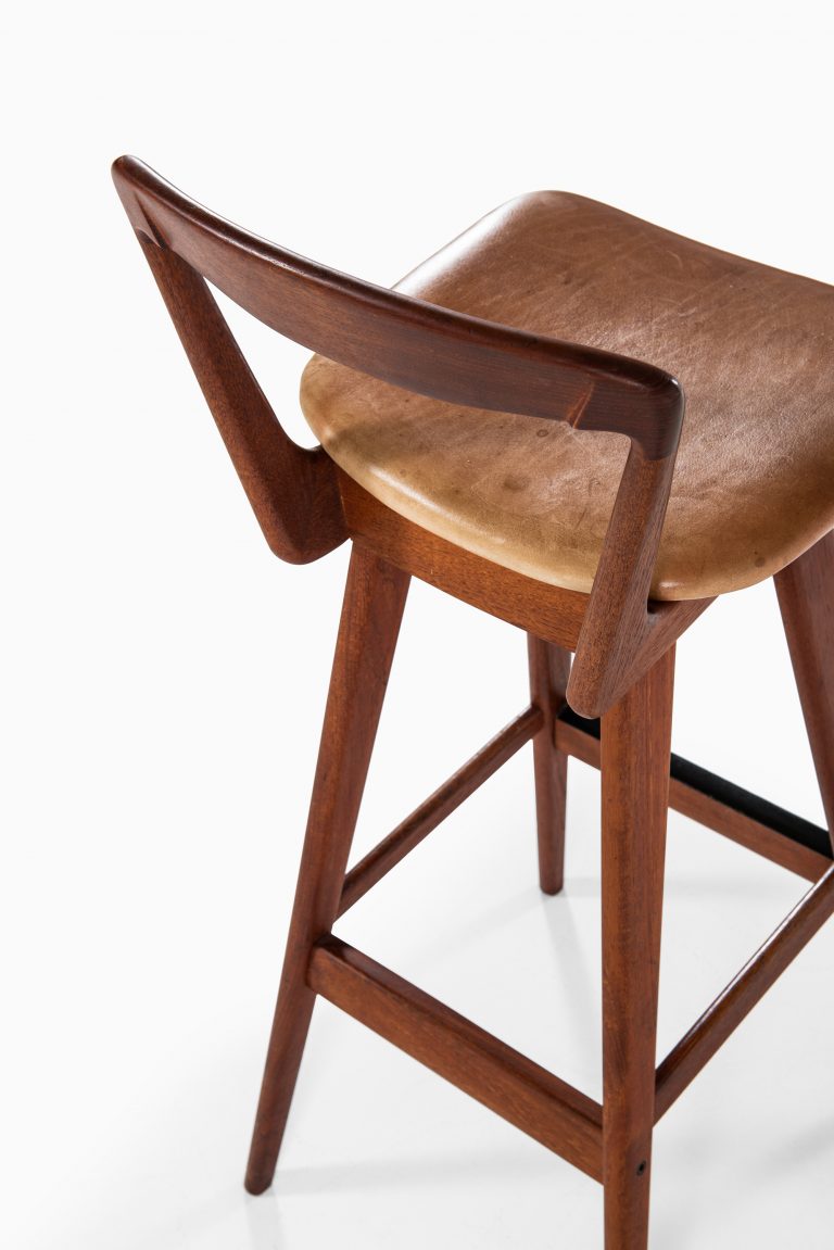 Henry Rosengren Hansen bar stools in teak at Studio Schalling