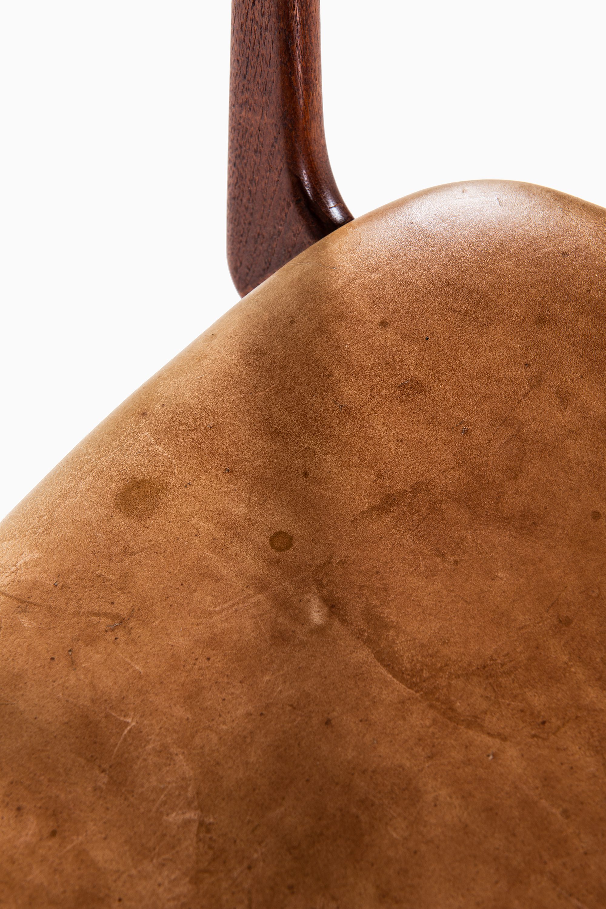 Henry Rosengren Hansen bar stools in teak at Studio Schalling