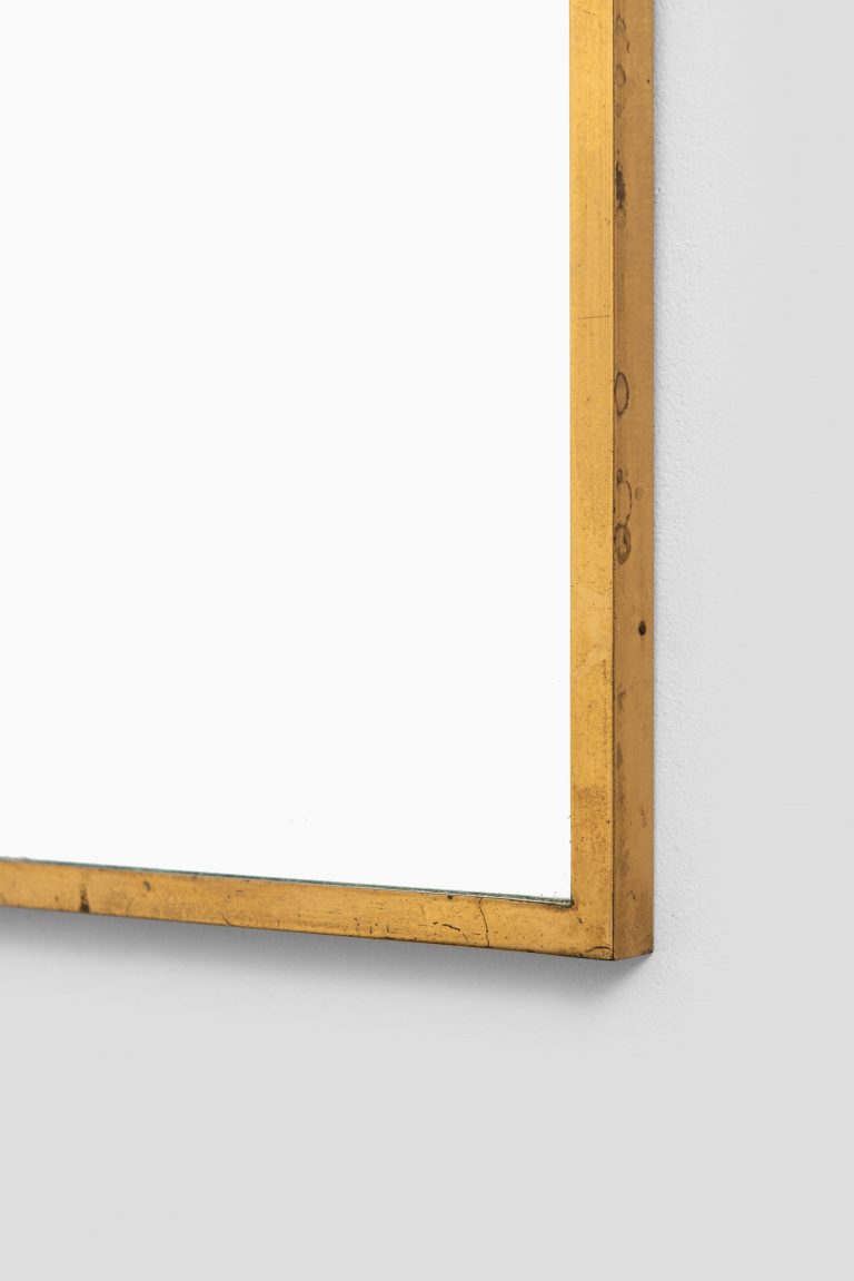 Mirror in brass at Studio Schalling