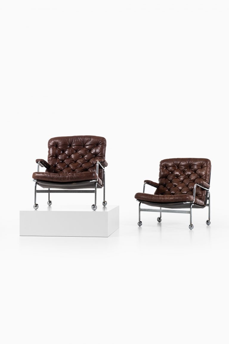 Bruno Mathsson Karin easy chairs in leather at Studio Schalling