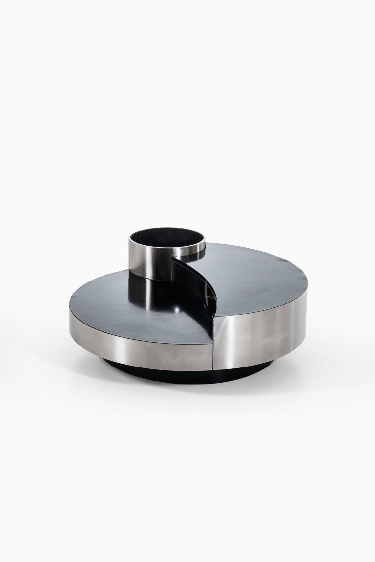 Massimo Papiri coffee table / dry bar at Studio Schalling
