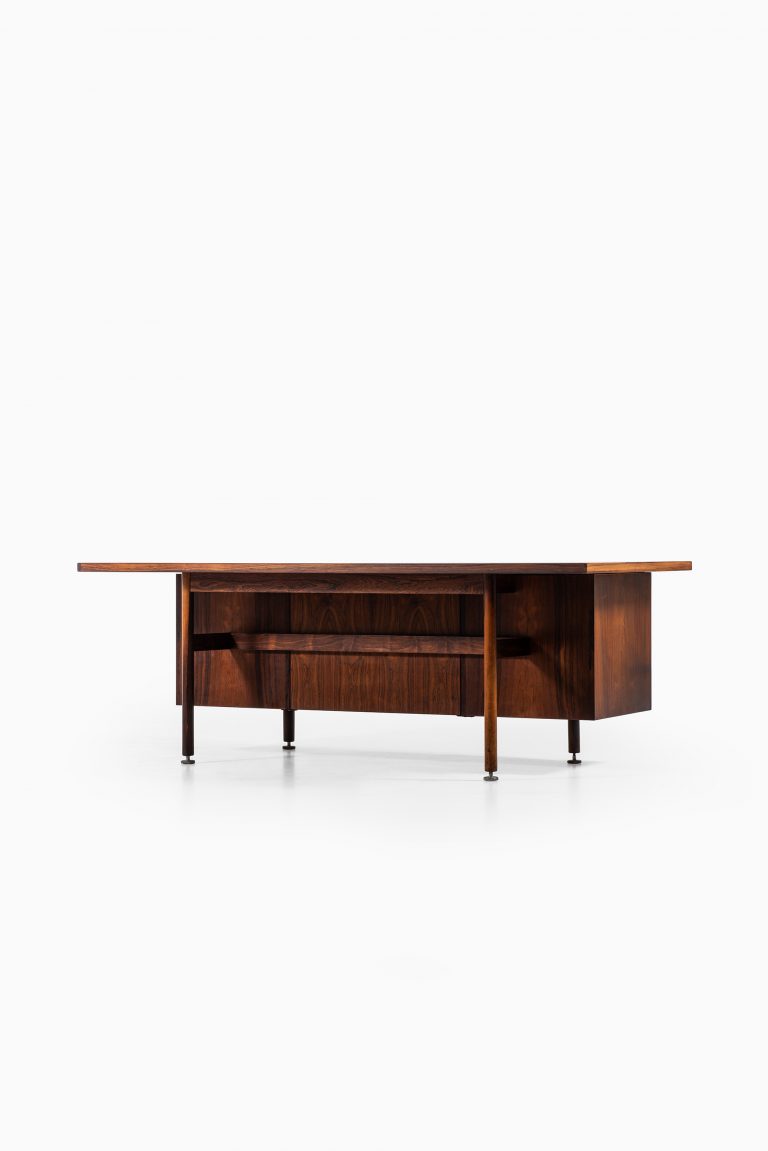 Jens Risom desk in rosewood by Gutenberghus at Studio Schalling