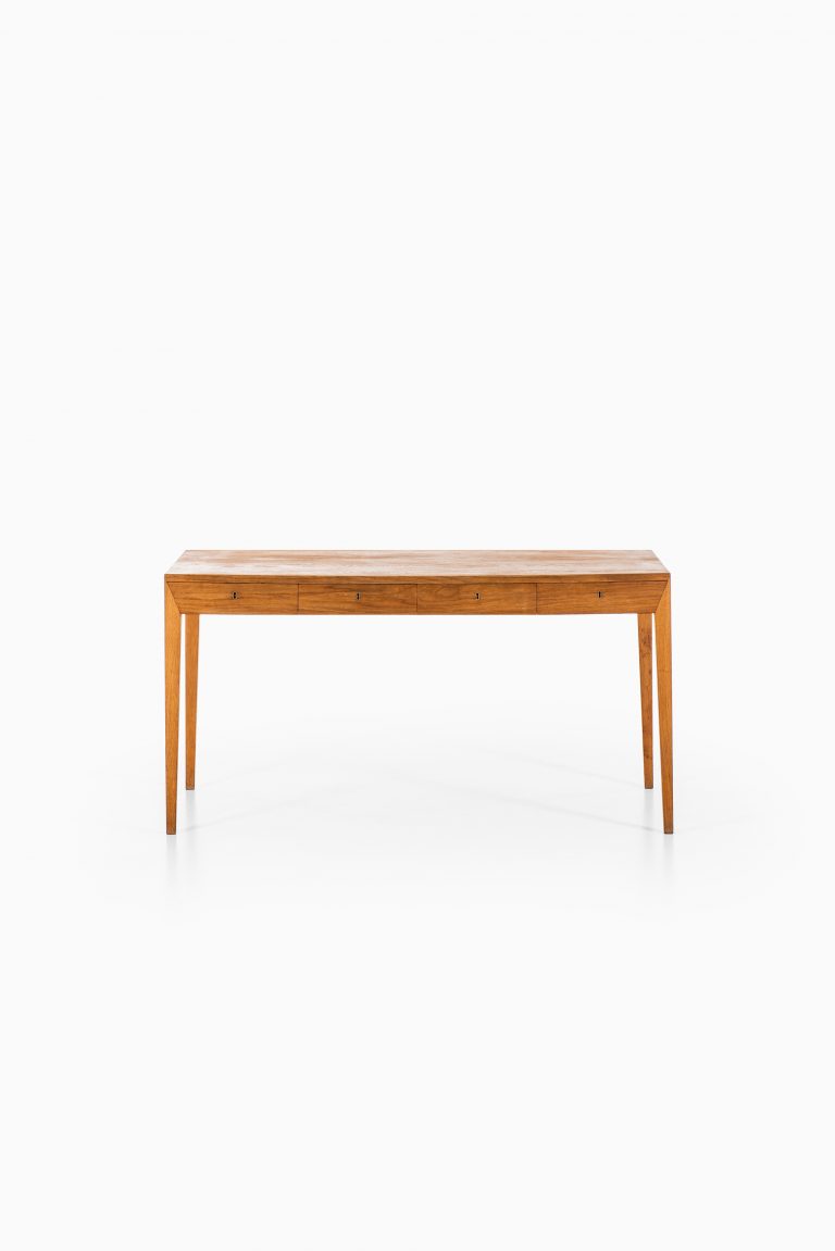 Severin Hansen freestanding desk in oak at Studio Schalling
