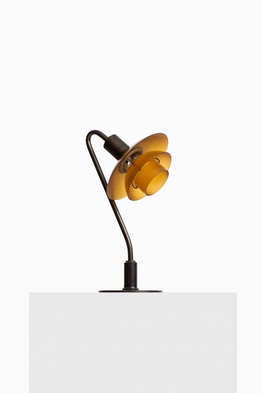 Poul Henningsen Vintergækken table lamp at Studio Schalling