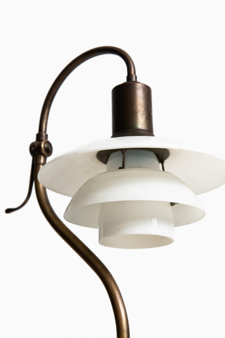 Poul Henningsen the question mark table lamp at Studio Schalling