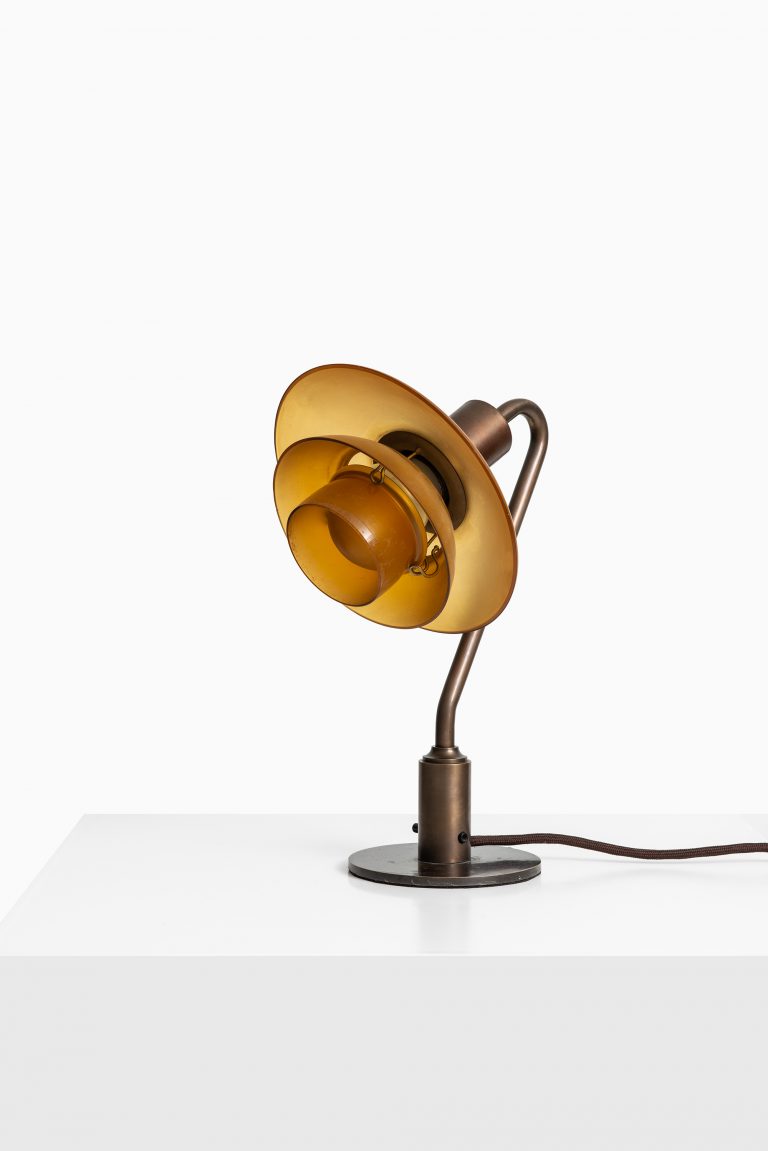 Poul Henningsen Vintergækken table lamp at Studio Schalling