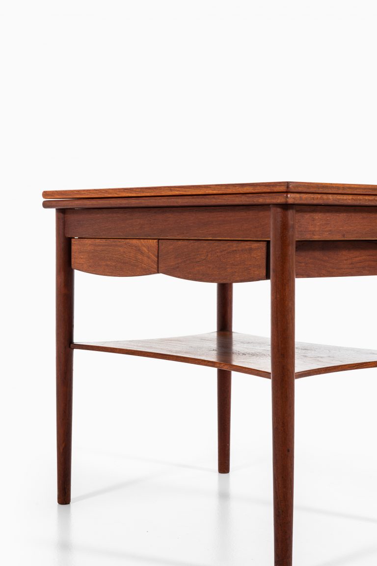 Børge Mogensen side table model 149 in teak at Studio Schalling