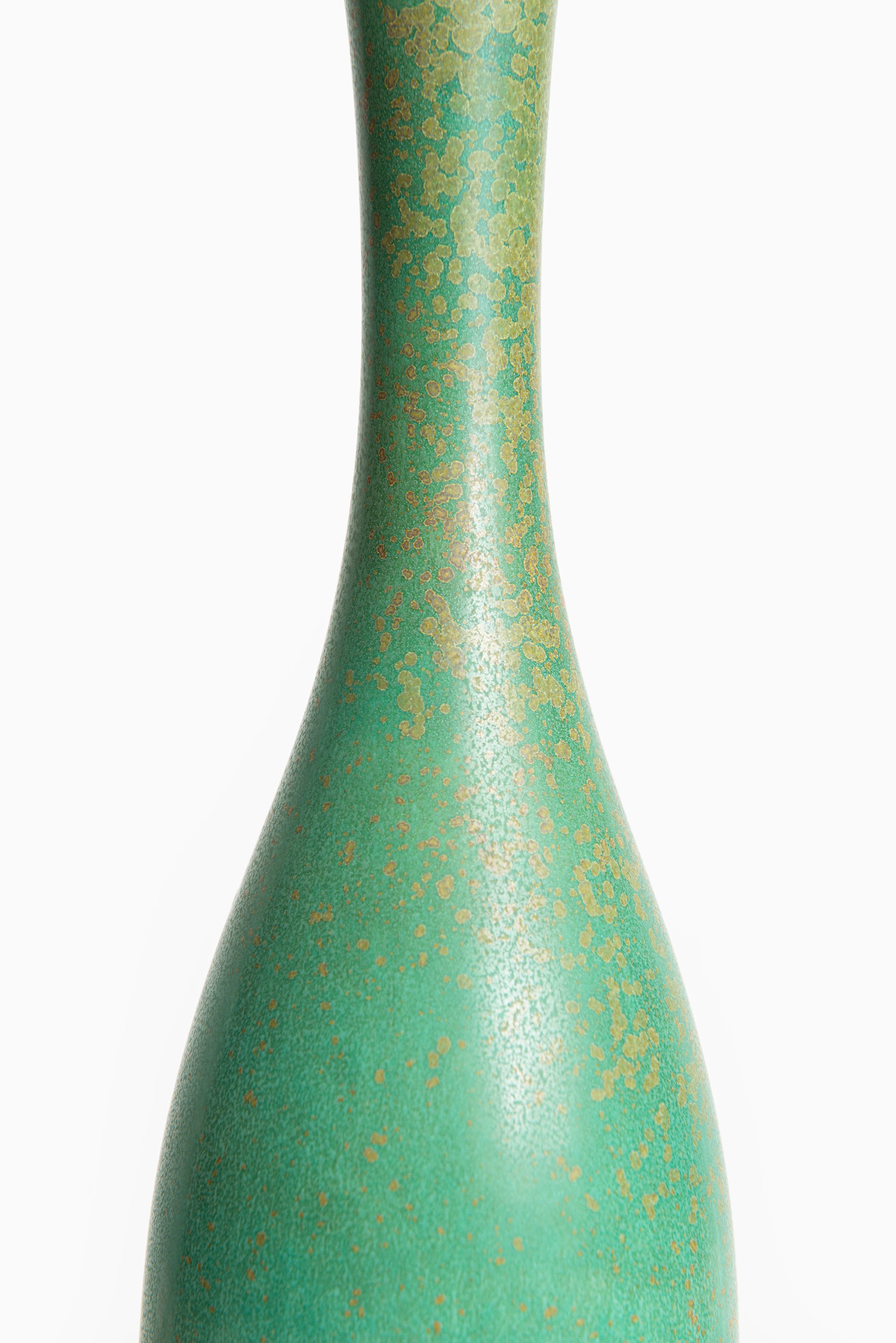 Carl-Harry Stålhane ceramic vase in green glaze at Studio Schalling