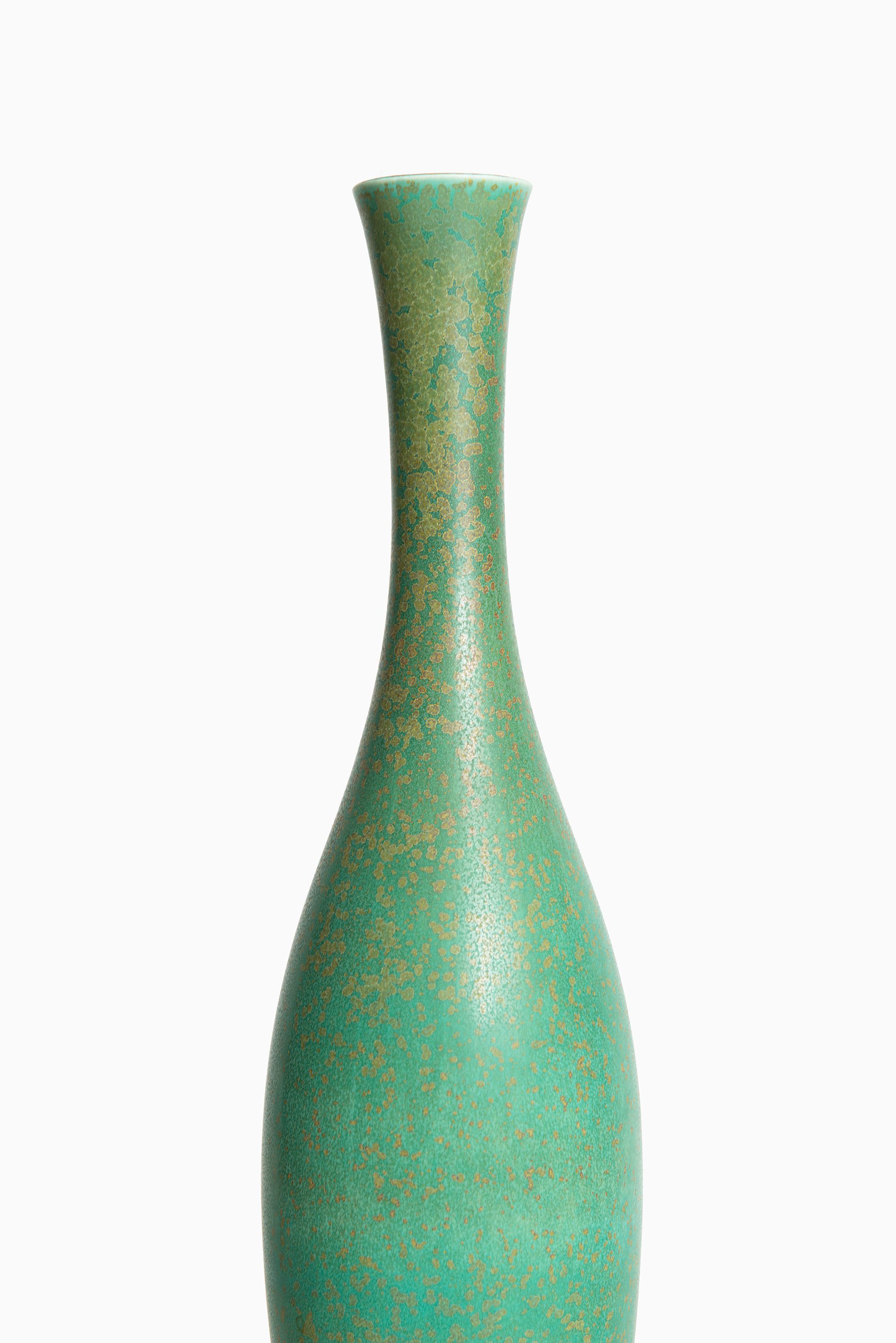Carl-Harry Stålhane ceramic vase in green glaze at Studio Schalling