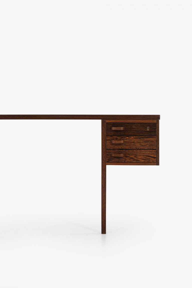 Nanna & Jørgen Ditzel desk model 135 in wengé at Studio Schalling
