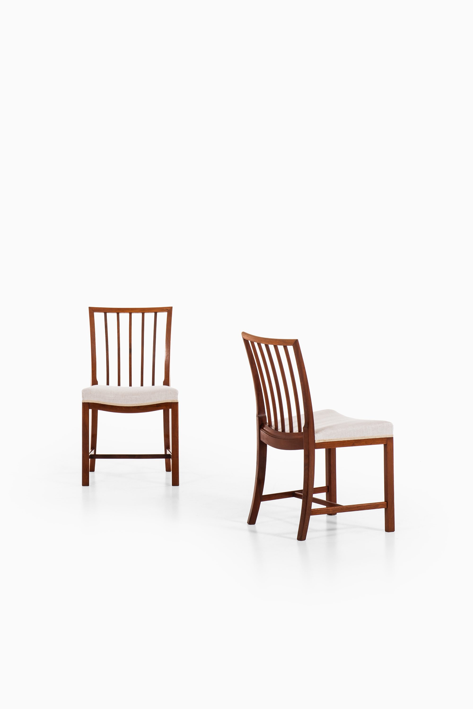 Frits Henningsen dining chairs in cuban mahogany at Studio Schalling