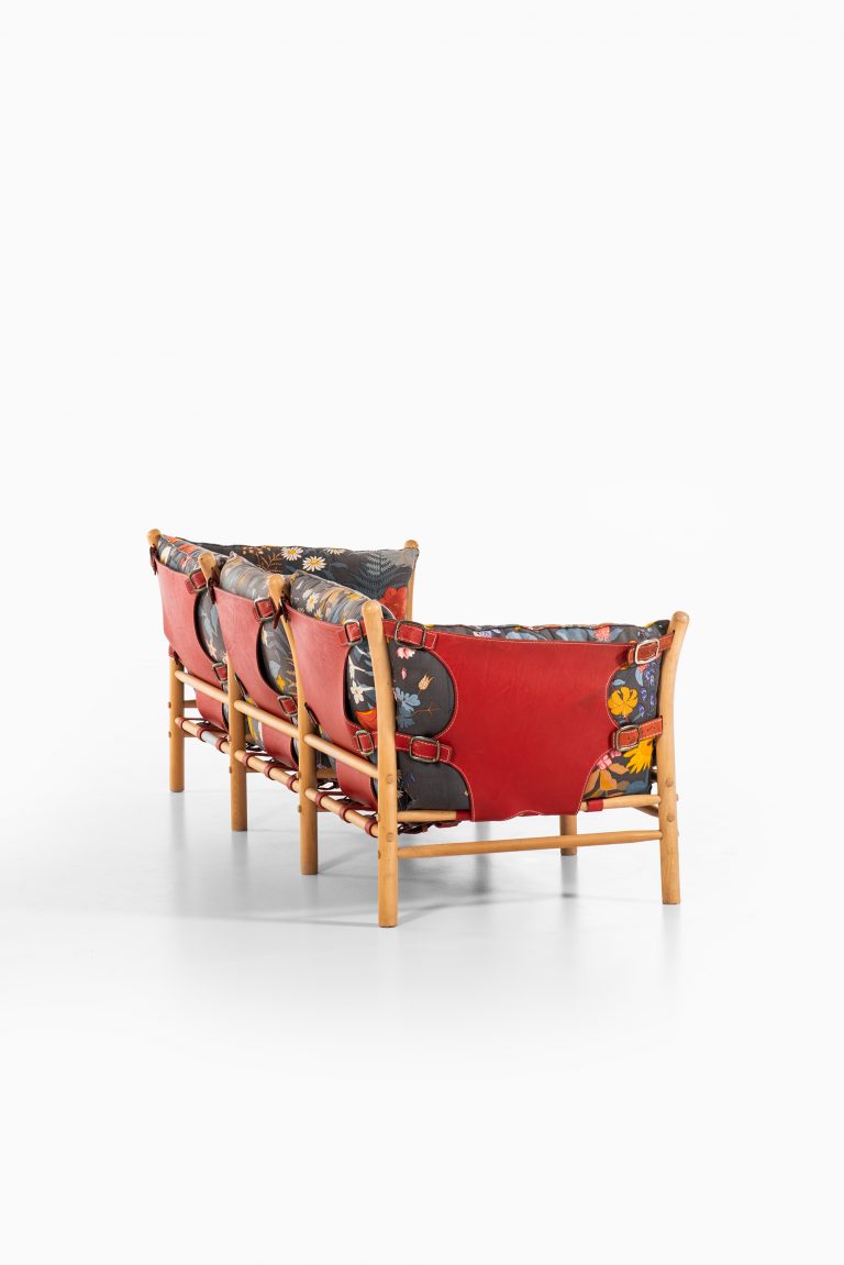 Arne Norell Ilona sofa in beech at Studio Schalling