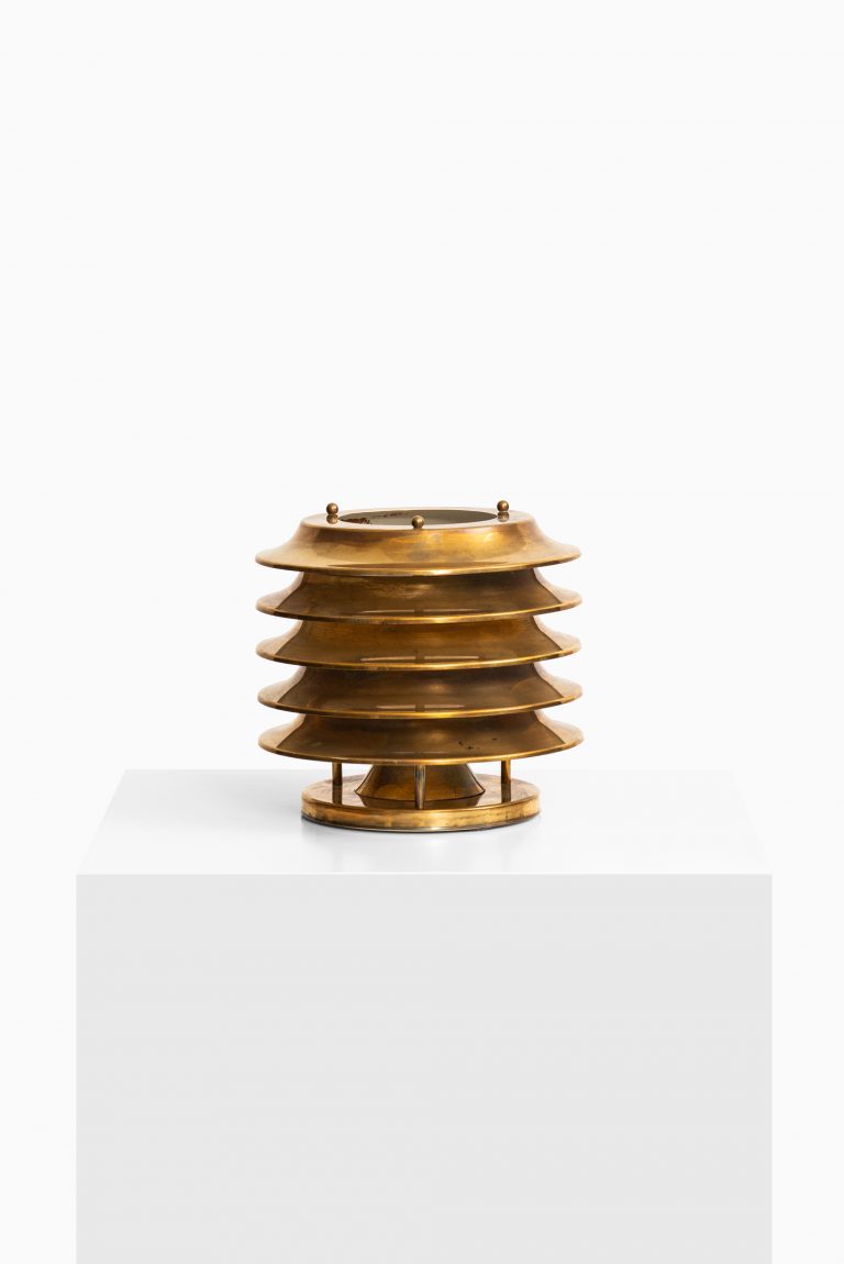 Kai Ruokonen table lamp in brass by Lynx at Studio Schalling