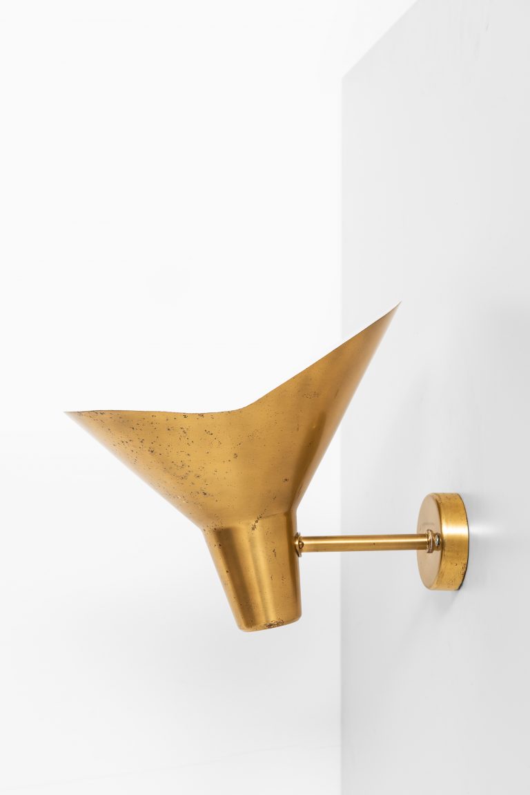 Hans Bergström wall lamp in brass by Ateljé Lyktan at Studio Schalling