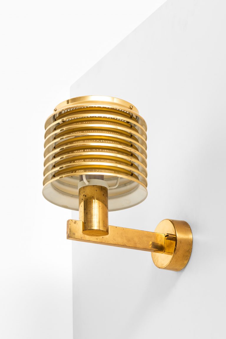 Hans-Agne Jakobsson wall lamps model V-299 in brass at Studio Schalling