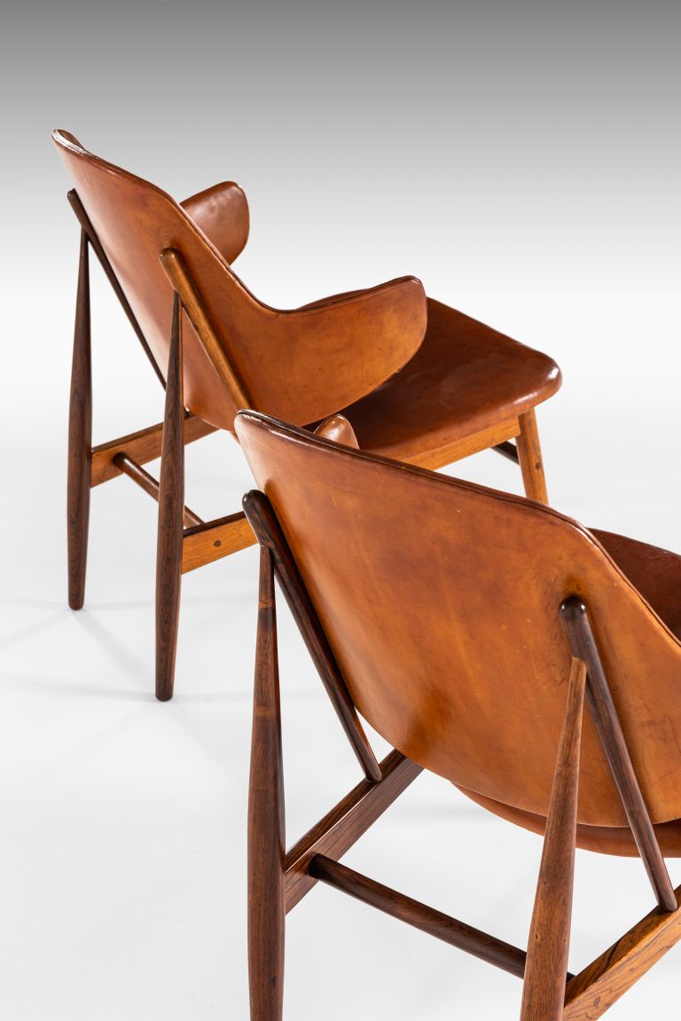 Ib Kofod-Larsen easy chairs model DP 9 at Studio Schalling