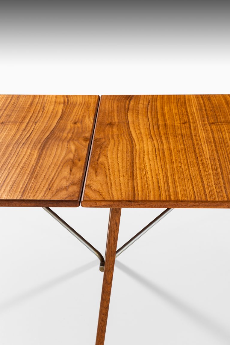 Børge Mogensen dining table by Søborg møbler at Studio Schalling