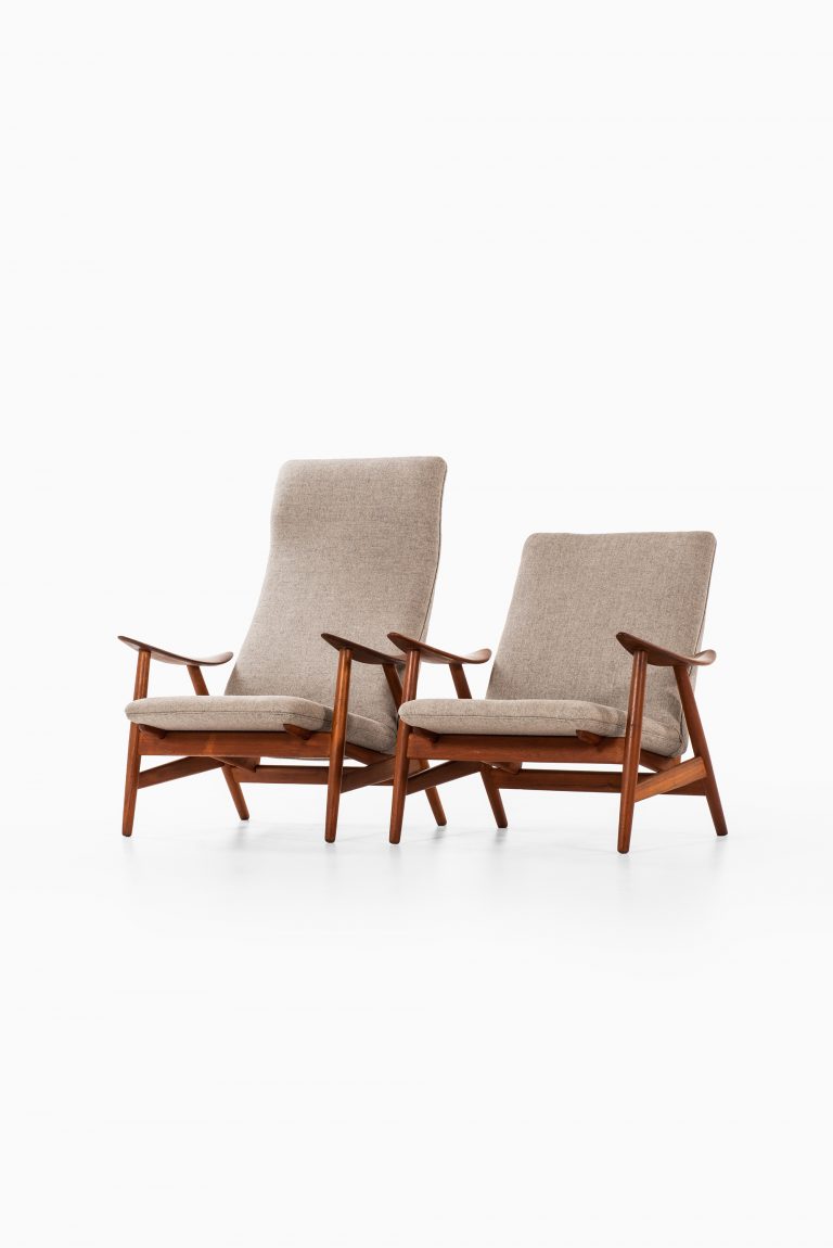 Illum Wikkelsø easy chairs model 10 by Søren Willadsen at Studio Schalling