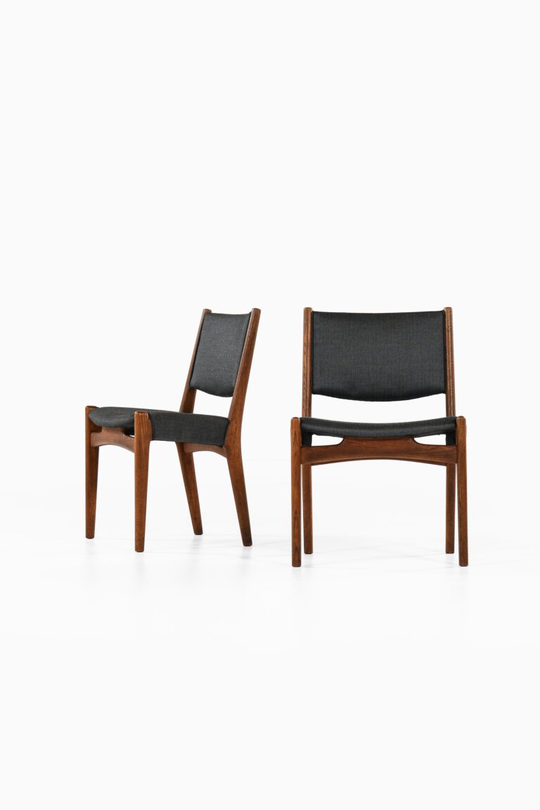 Hans Wegner dining chairs by Johannes Hansen at Studio Schalling