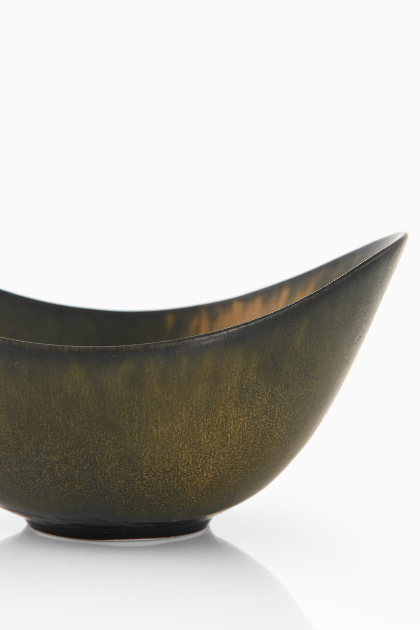 Gunnar Nylund ceramic bowl model ARO at Studio Schalling
