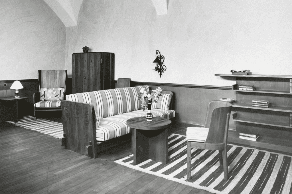 Exhibition view of Axel Einar Hjorth’s Sportstugemöbler at NK, 1932